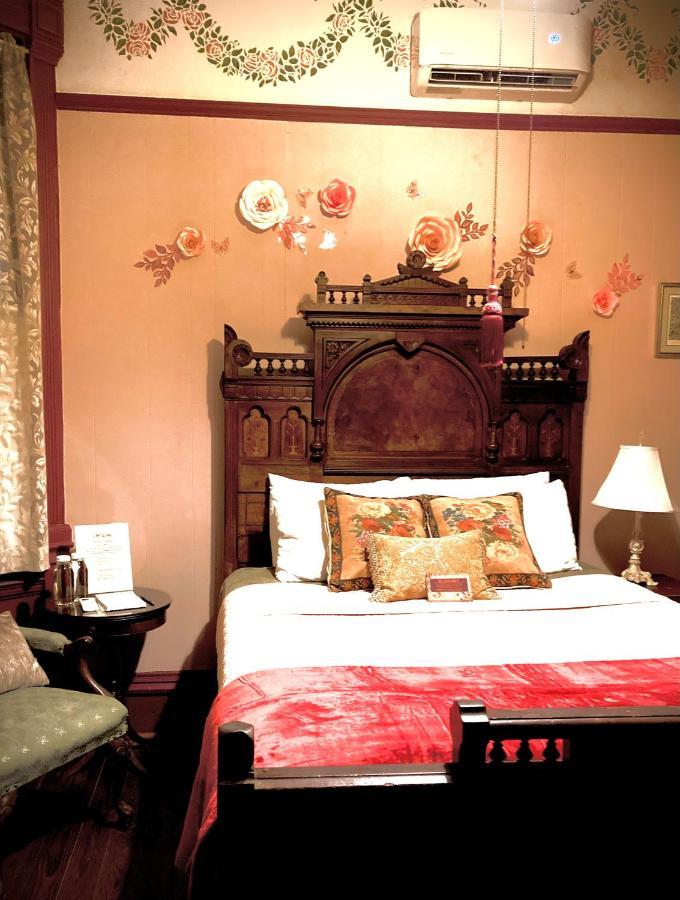 Coppersmith Inn Bed And Breakfast Галвестън Екстериор снимка