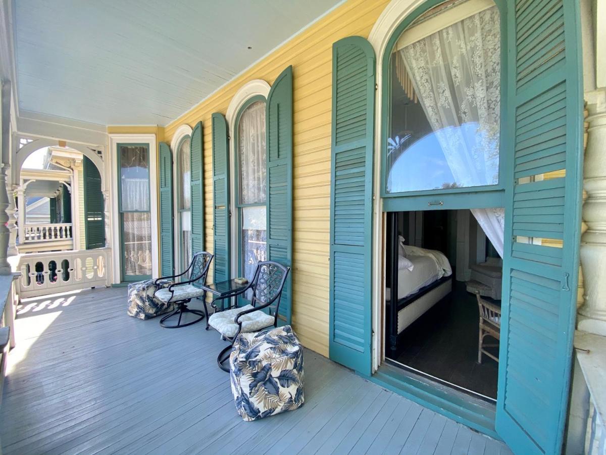 Coppersmith Inn Bed And Breakfast Галвестън Екстериор снимка